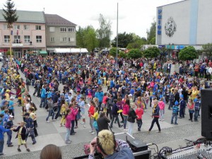 Prievidza oslávila Deň Európy tancovaním kalamajky