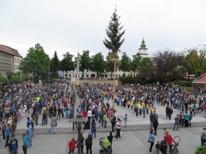 Prievidza oslávila Deň Európy tancovaním kalamajky