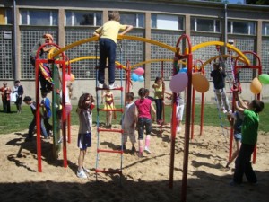 Darček k MDD nové ihrisko v Prievidzi