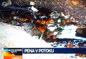 Výstup krízového štábu k znečisteniu potokov Hlinky a Moštenica