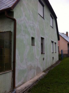 Aktívne svahové deformácie na Ulici Na Stanište.