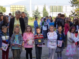 Prváčikovia dostali na začiatok školského roka darčeky