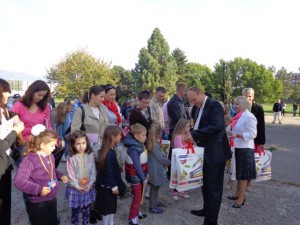 Prváčikovia dostali na začiatok školského roka darčeky