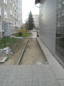 Mestská spoločnosť opravuje chodníky