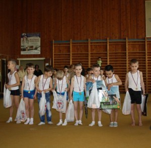 Cenné medaile i prvenstvo pre gymnastov z Elánu. Chlapci súťažili v Prievidzi, dievčatá v Detve a Bratislave