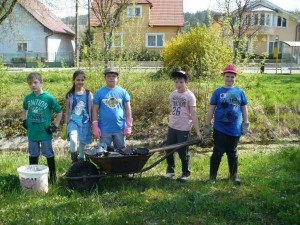 Čistenie Necpalského potoka – Tím ZŠ Malonecpalská :