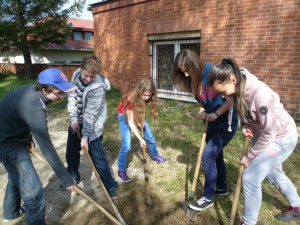 Náučná hriadka v okolí našej školy- Tím zo ZŠ Mariánska