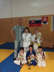 Domáce družstvá TJ SOKOL Prievidza vo finále turnaja v jude