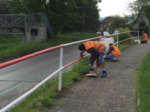 V Prievidzi sa natierajú zábradlia prosíme o zvýšenú pozornosť