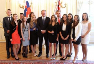 Gymnázium V. B. Nedožerského malo zastúpenie pri prijatí u prezidenta SR Andreja Kisku
