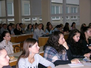 Colníci u „hotelákov“ v Prievidzi 