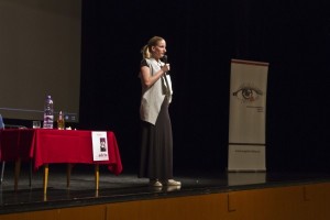 Adela trochu inak