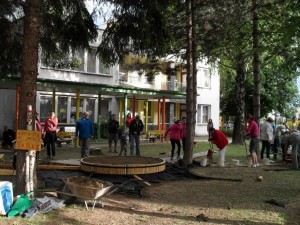 Pocitový chodník v areáli materskej školy na Ulici A. Mišúta