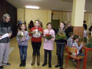 Študenti súťažili o najkrajší vianočný svietnik