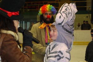 Na zimnom štadióne sa korčuľovalo v maskách