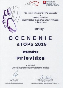 Mesto Prievidza ocenili za prácu s mládežou