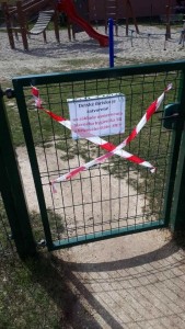 Ihriská sú opáskované. 