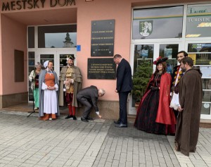 Prievidza má obnovený symbol historickej cesty MAGNA VIA