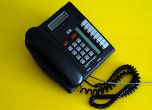 Telefóny na mestskom úrade na pol hodiny odpoja